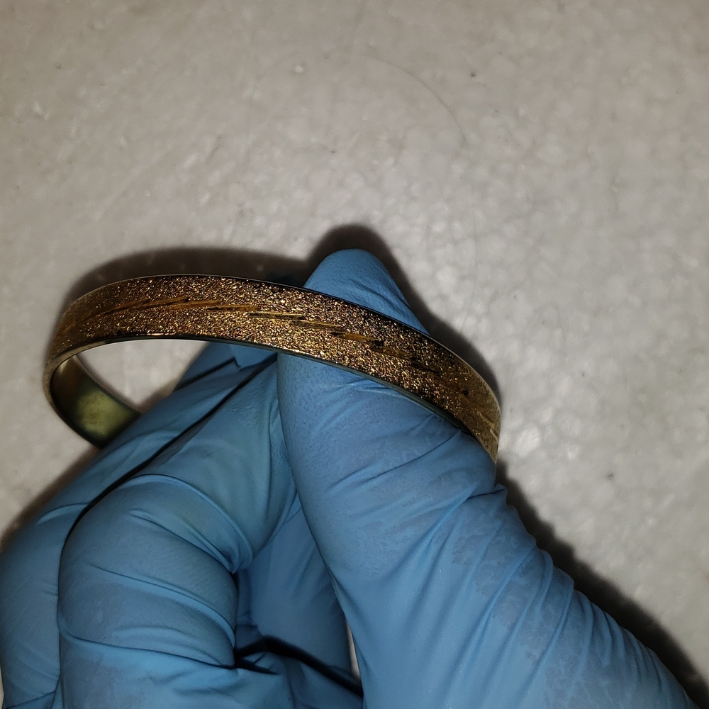 Bracelet - Gold-Color rough exterior textured